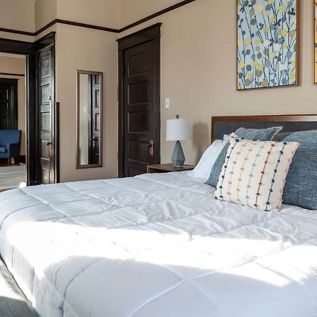 Updated 3 Bedroom Unit With Balcony! Cape Girardeau Bagian luar foto
